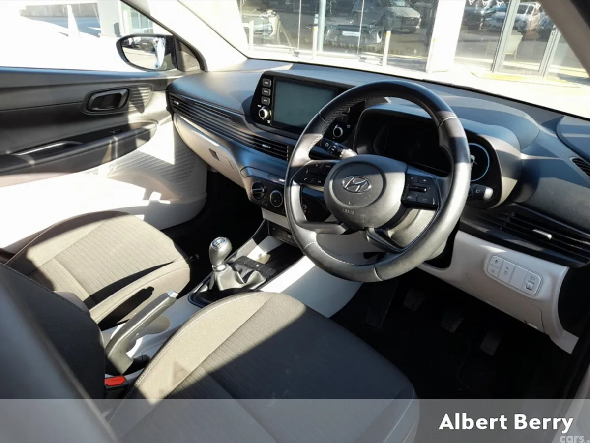Hyundai i20 Hatchback, Petrol, 2021, Grey