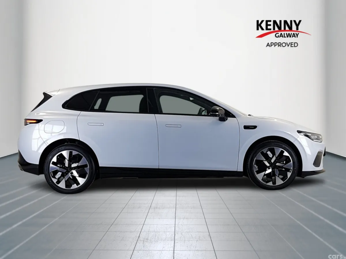 Leapmotor B05 Hatchback, Electric, 2026, Silver