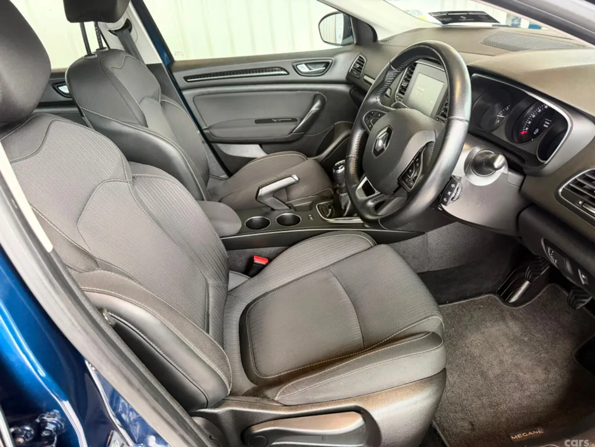 Renault Megane Saloon, Petrol, 2021, Blue