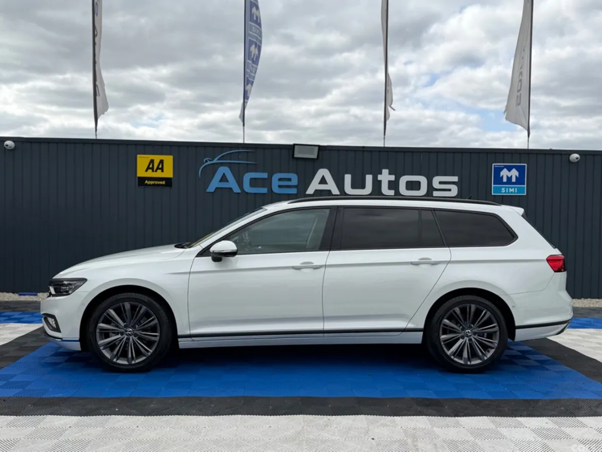 Volkswagen Passat Estate, Diesel, 2021, White