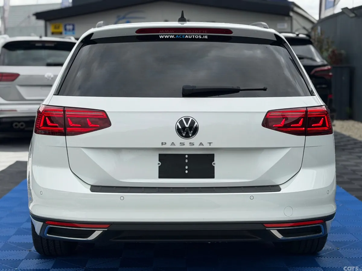 Volkswagen Passat Estate, Diesel, 2021, White