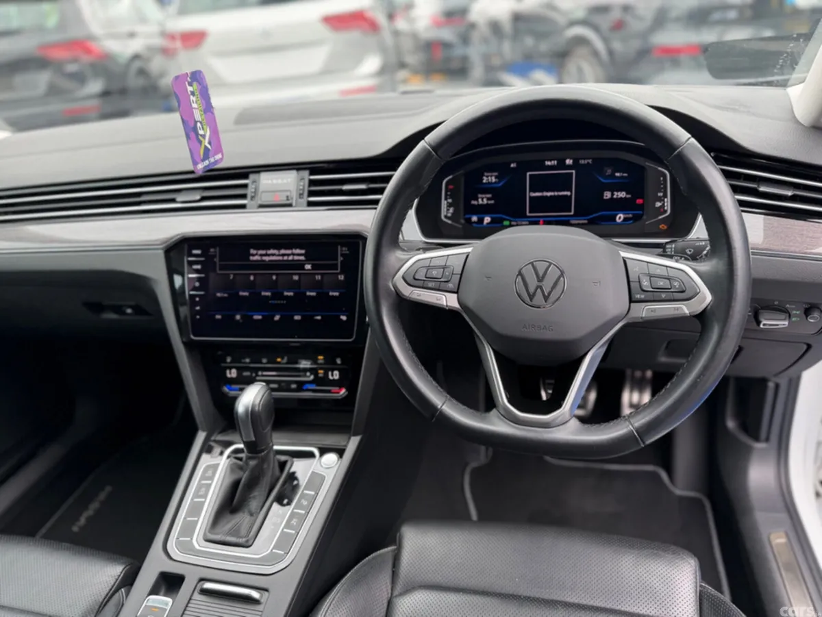 Volkswagen Passat Estate, Diesel, 2021, White