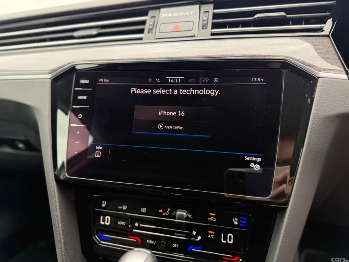 Volkswagen Passat Estate, Diesel, 2021, White