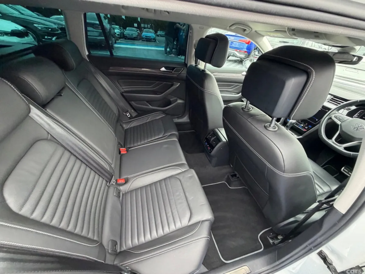 Volkswagen Passat Estate, Diesel, 2021, White