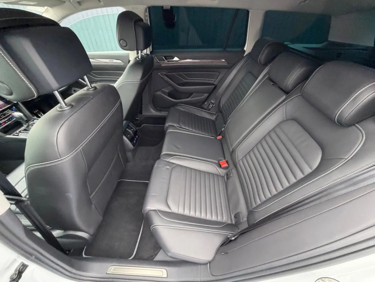 Volkswagen Passat Estate, Diesel, 2021, White