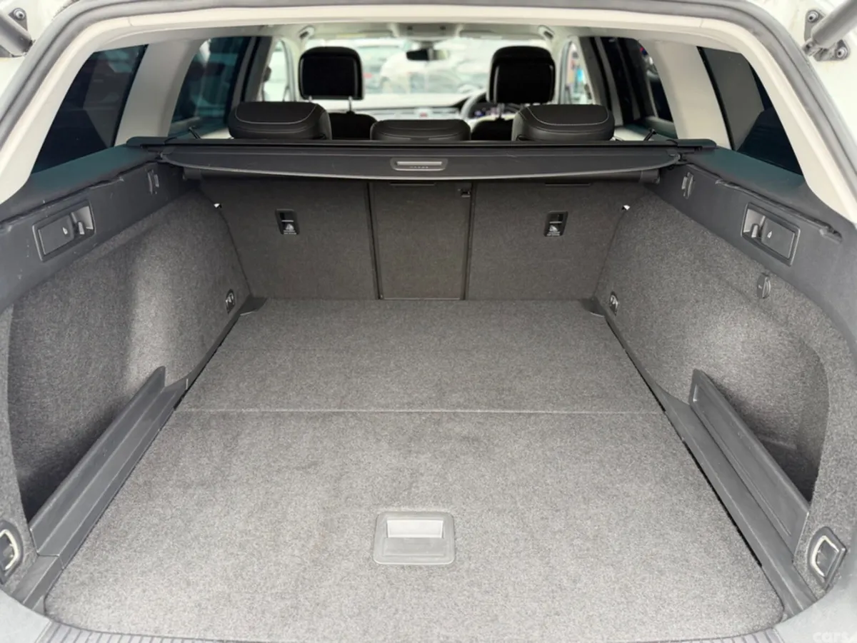 Volkswagen Passat Estate, Diesel, 2021, White