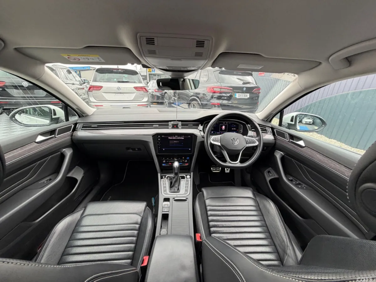Volkswagen Passat Estate, Diesel, 2021, White