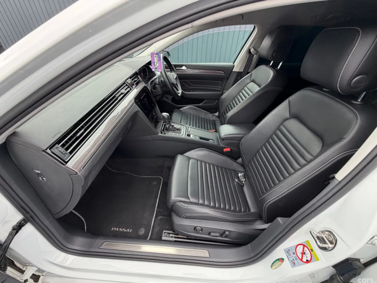 Volkswagen Passat Estate, Diesel, 2021, White