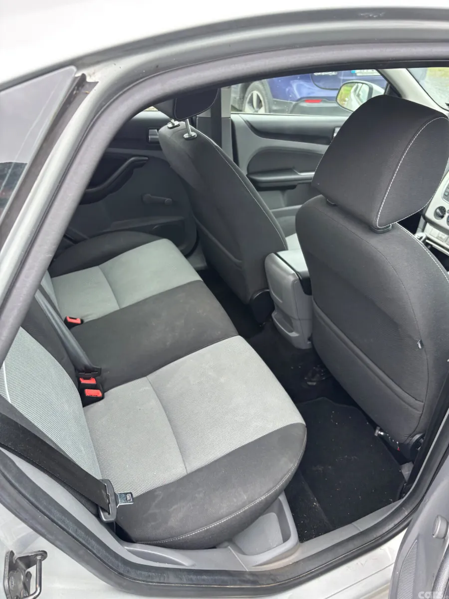 Ford Focus Hatchback, Diesel, 2010, Silver