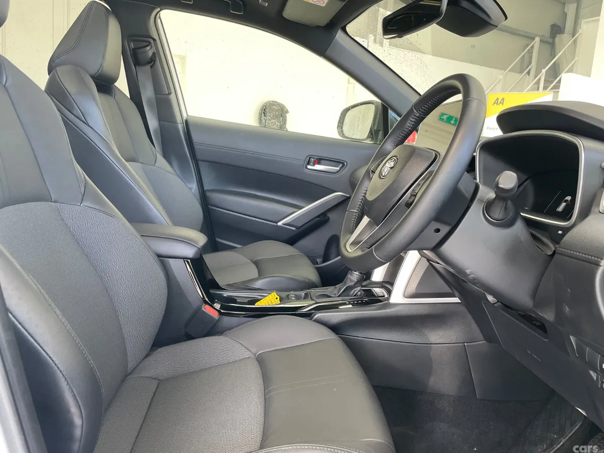 Toyota Corolla Cross Estate, Petrol Hybrid, 2025, White