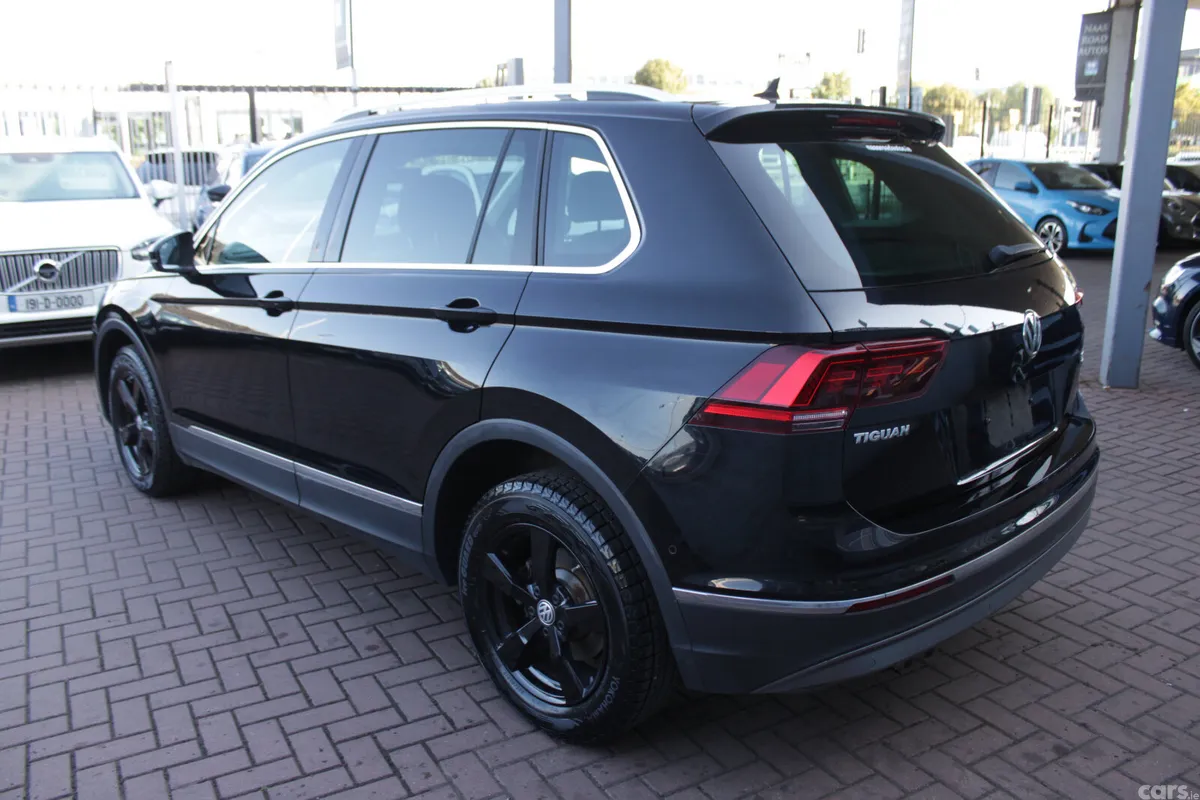 Volkswagen Tiguan MPV, Diesel, 2020, Black