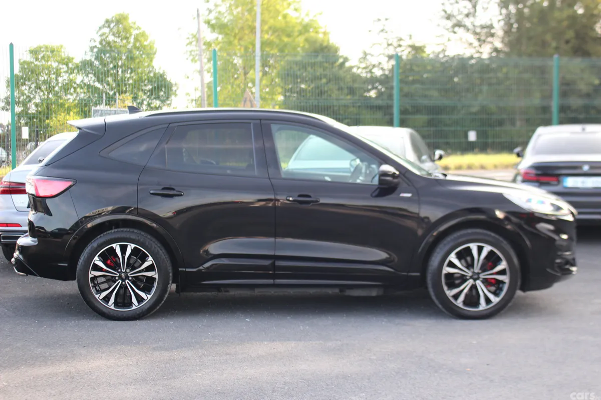 Ford Kuga SUV, Petrol Plug-in Hybrid, 2022, Black