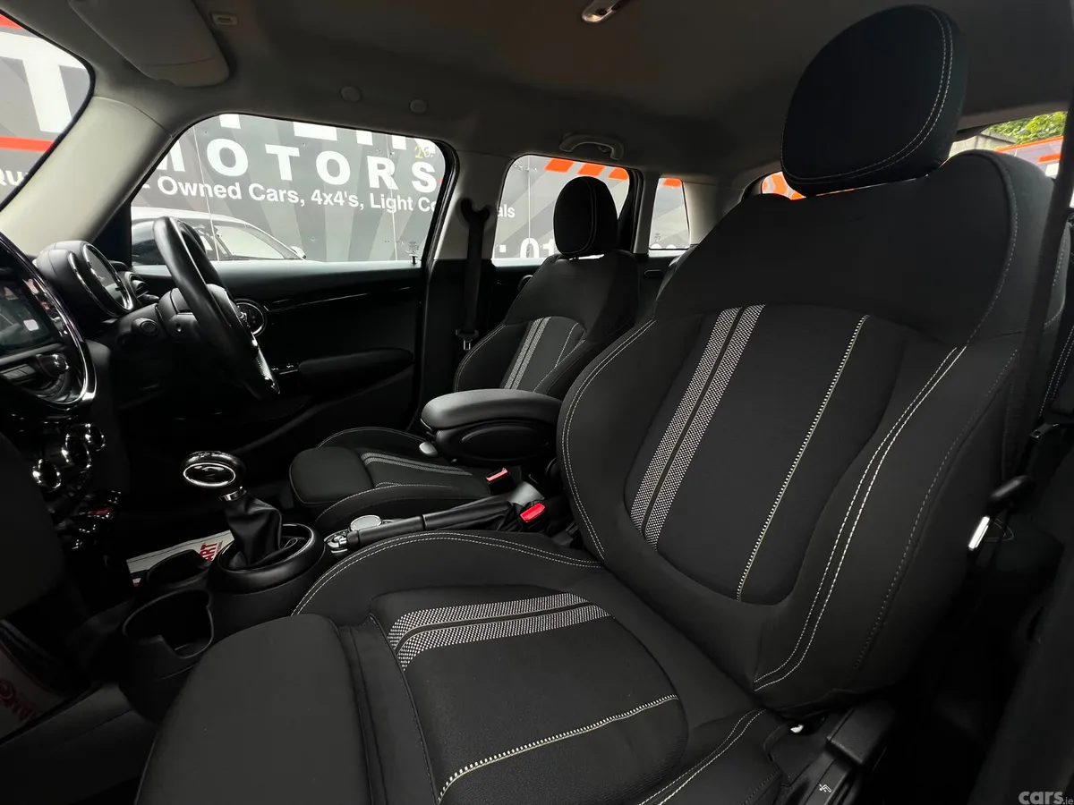 Mini Cooper Hatchback, Diesel, 2019, Black