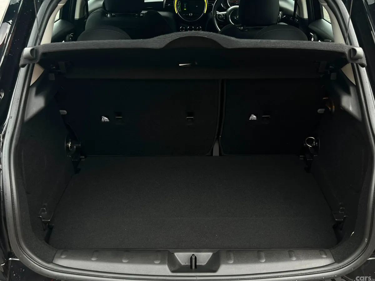 Mini Cooper Hatchback, Diesel, 2019, Black