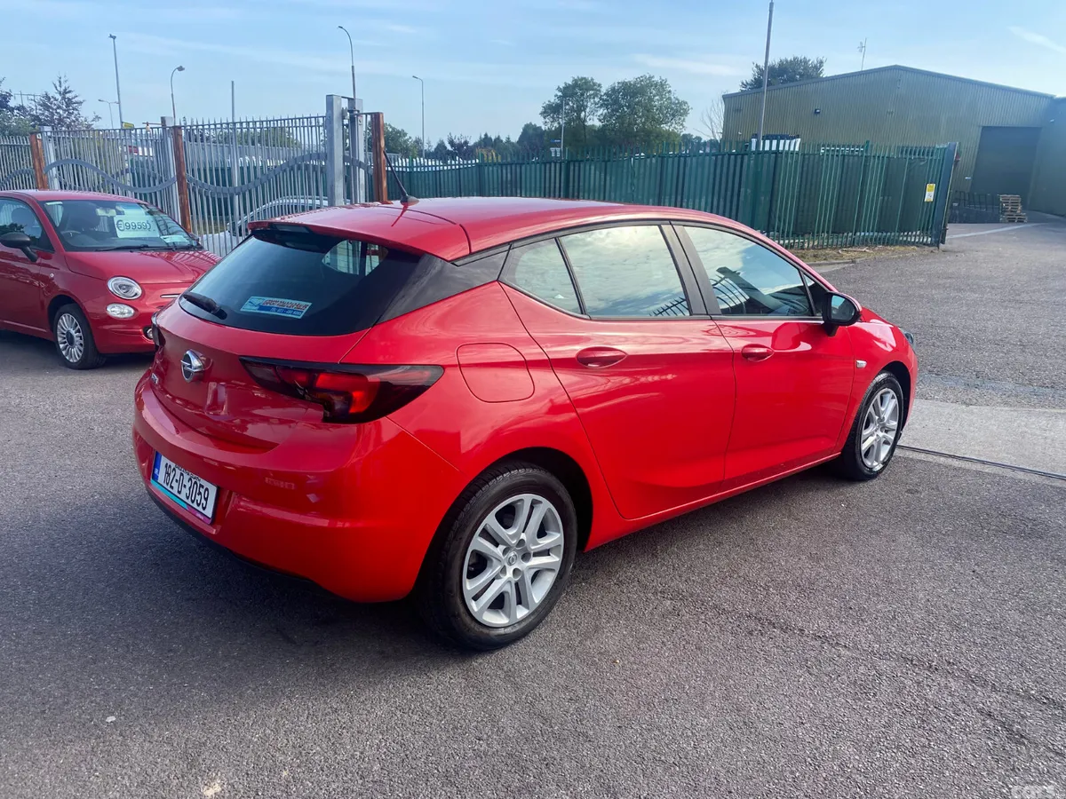 Opel Astra Hatchback, Petrol, 2018, Red