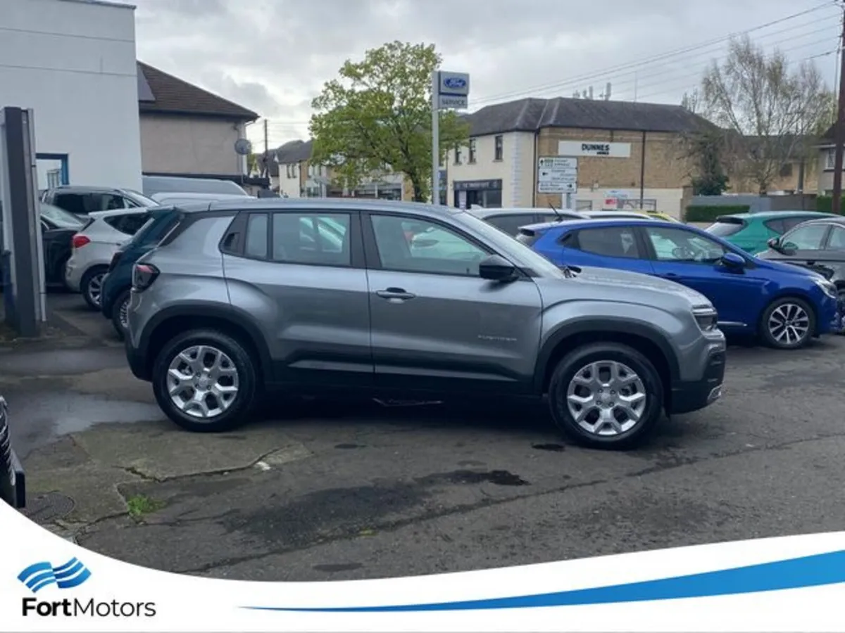 Jeep Avenger SUV, Petrol Hybrid, 2027, Grey