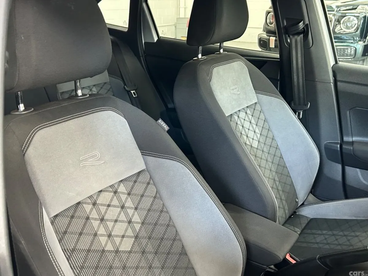 Volkswagen Taigo Estate, Petrol, 2023, Grey