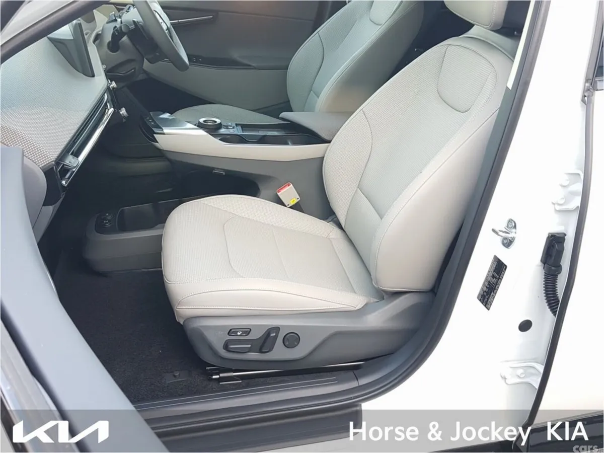 Kia EV6 MPV, Electric, 2026, White