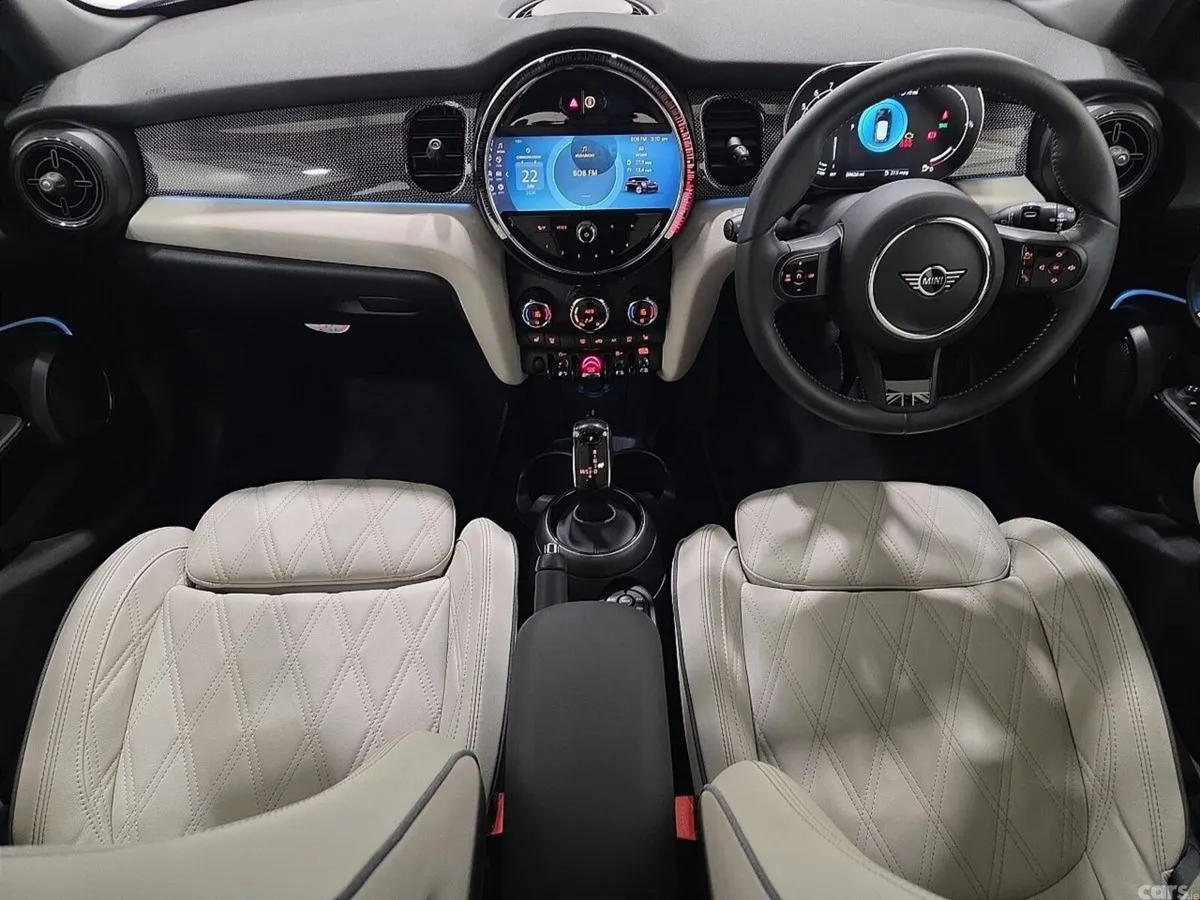 Mini Cooper Hatchback, Petrol, 2023, Blue