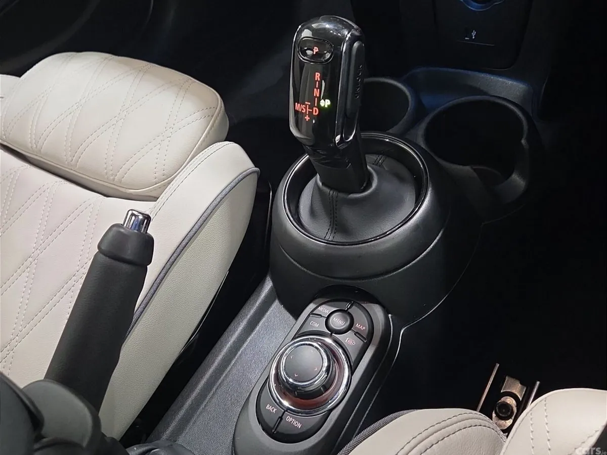 Mini Cooper Hatchback, Petrol, 2023, Blue