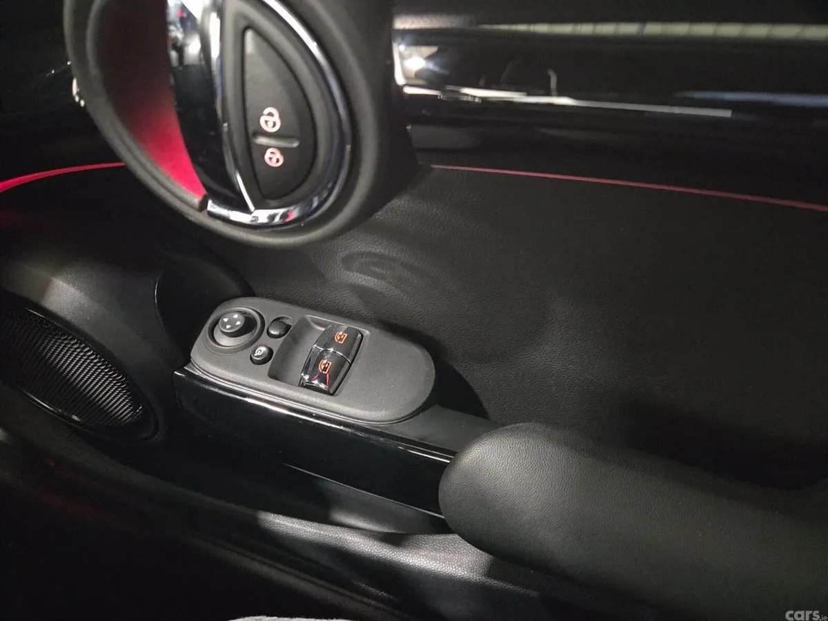 Mini Cooper Hatchback, Electric, 2023, Black