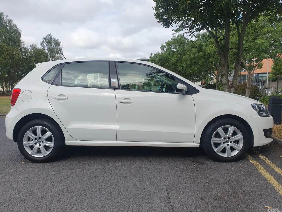 Volkswagen Polo Hatchback, Petrol, 2013, White