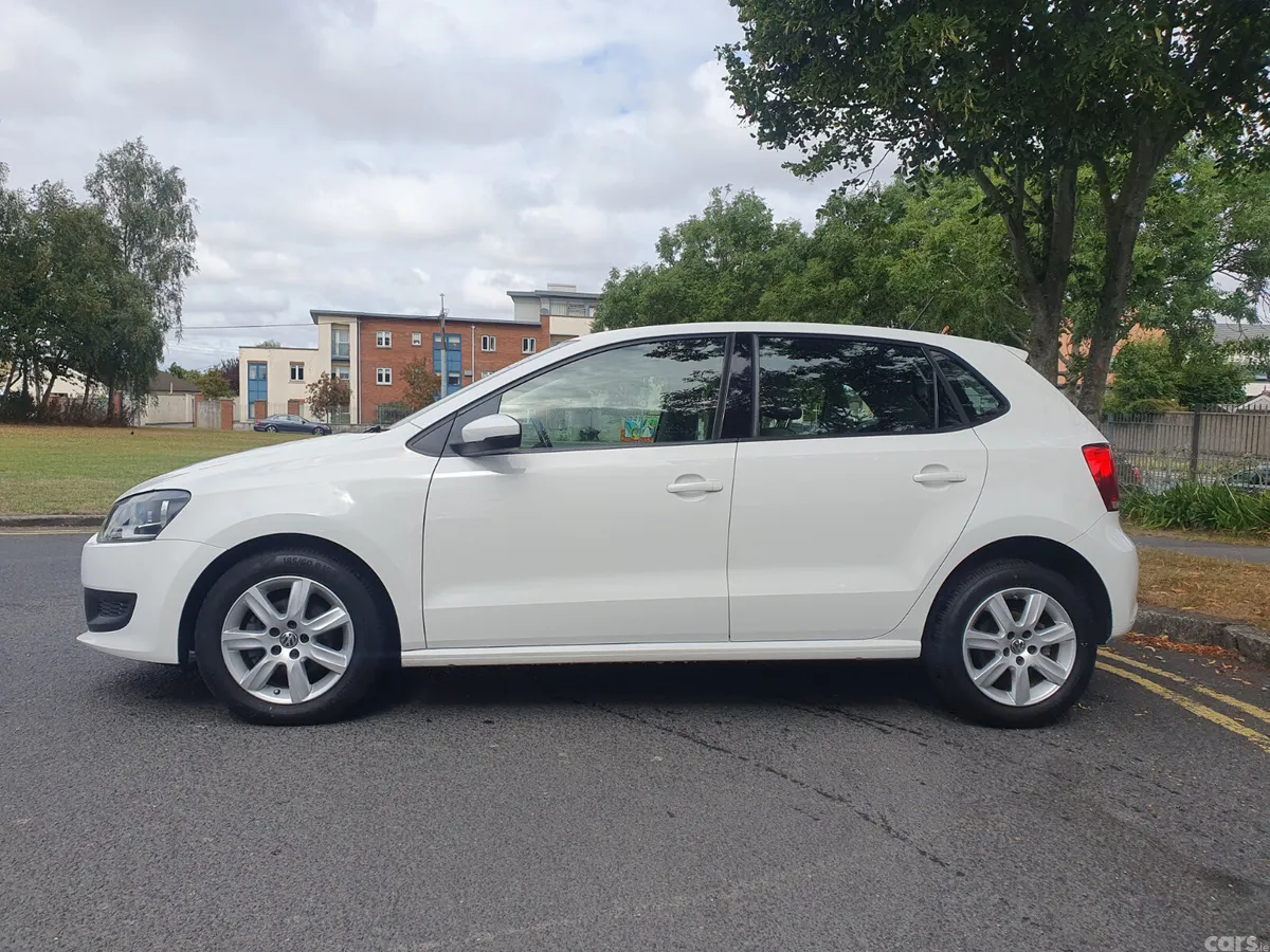 Volkswagen Polo Hatchback, Petrol, 2013, White