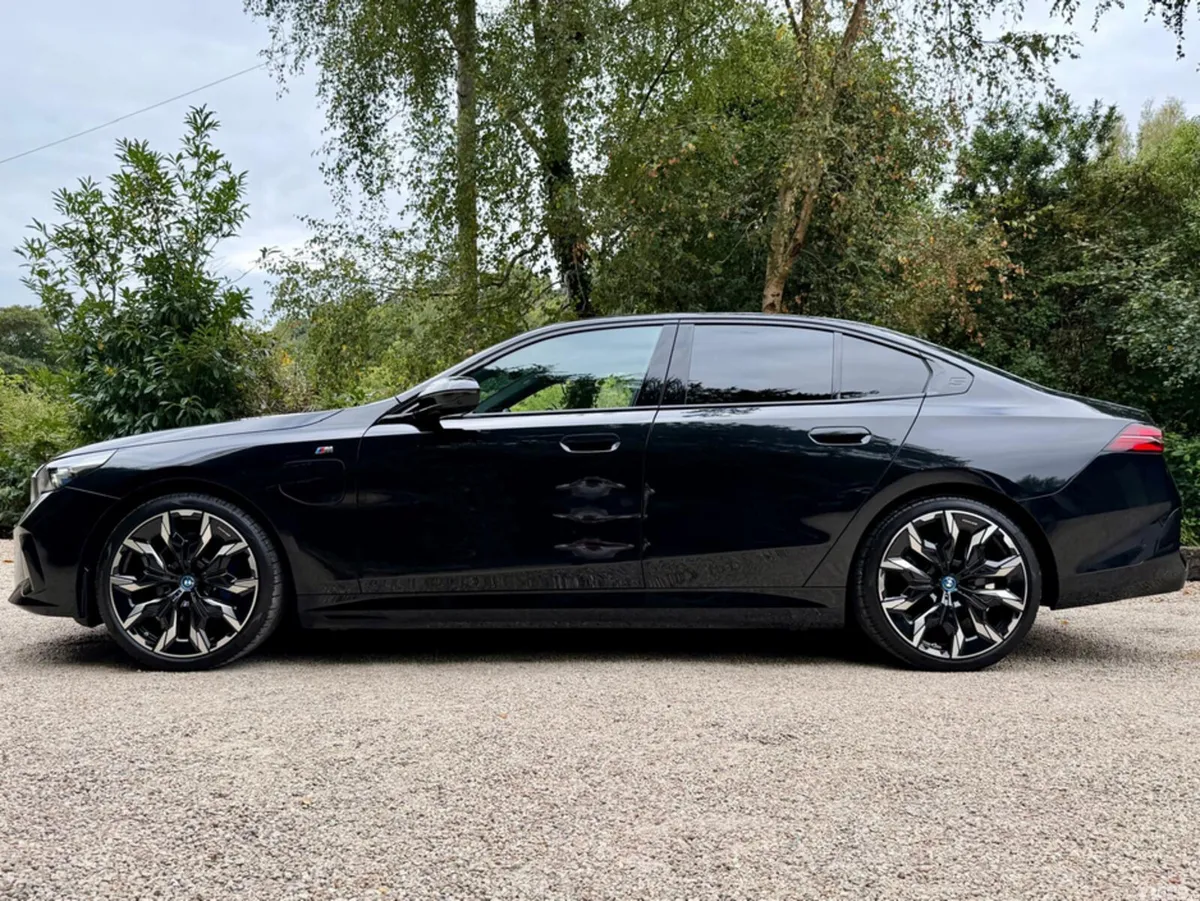 BMW 5-Series Saloon, Petrol Plug-in Hybrid, 2024, Black