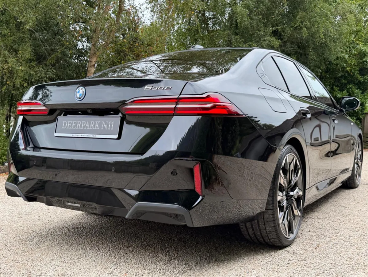 BMW 5-Series Saloon, Petrol Plug-in Hybrid, 2024, Black