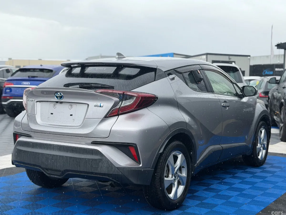 Toyota C-HR SUV, Petrol Hybrid, 2019, Silver