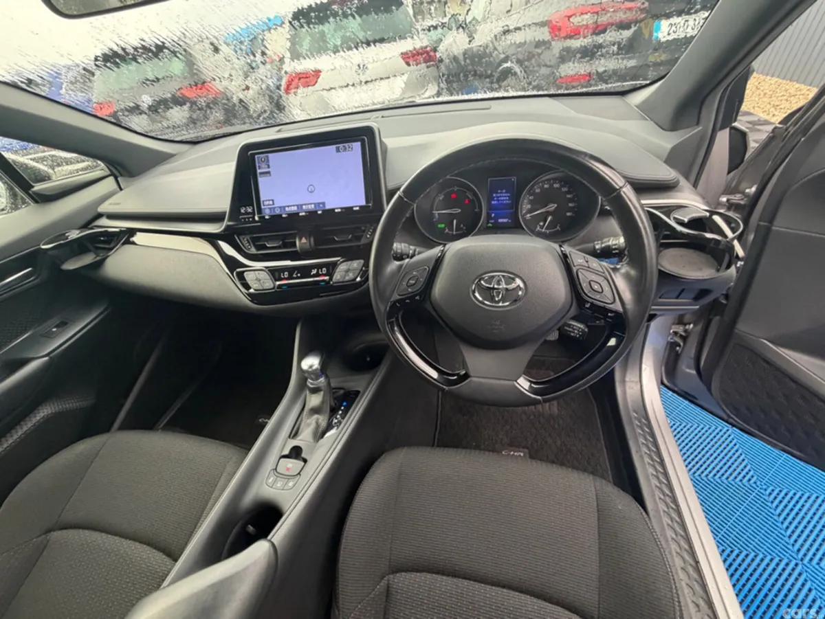 Toyota C-HR SUV, Petrol Hybrid, 2019, Silver