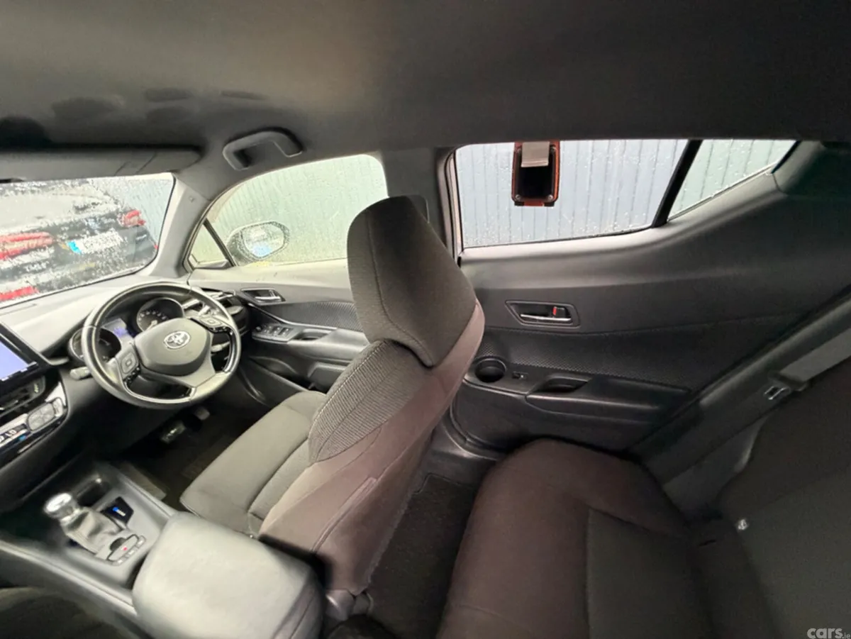 Toyota C-HR SUV, Petrol Hybrid, 2019, Silver