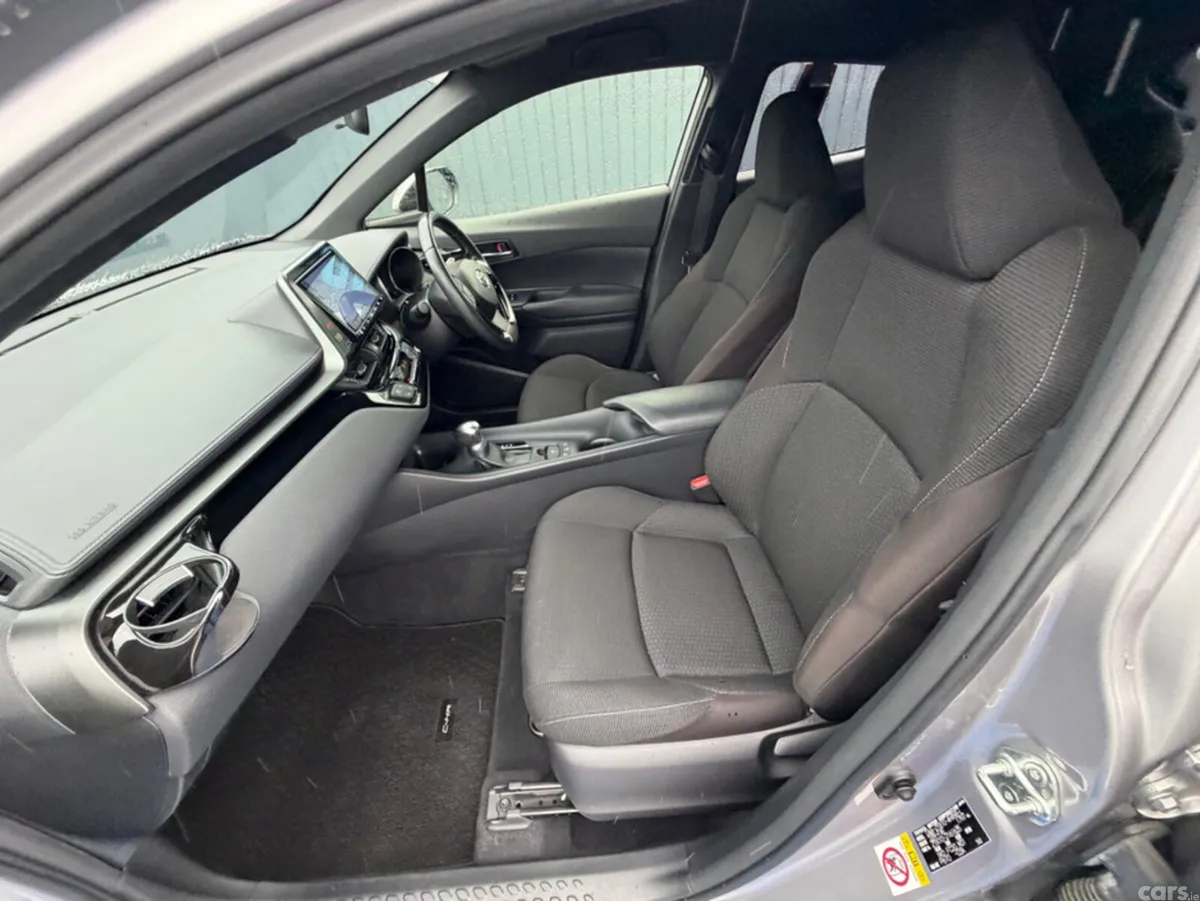 Toyota C-HR SUV, Petrol Hybrid, 2019, Silver