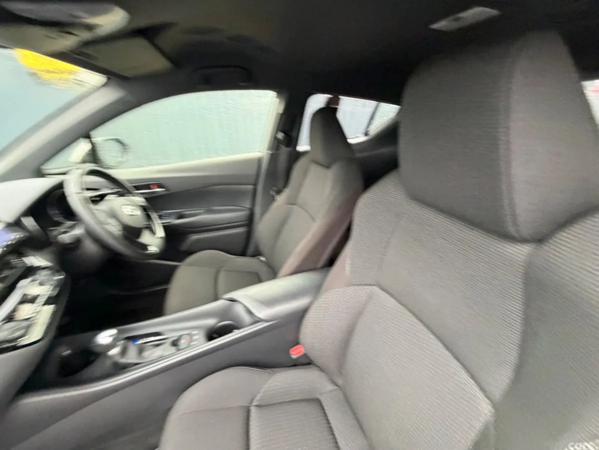 Toyota C-HR SUV, Petrol Hybrid, 2019, Silver