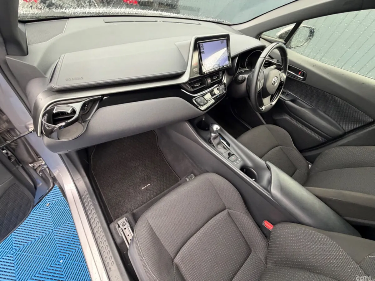 Toyota C-HR SUV, Petrol Hybrid, 2019, Silver