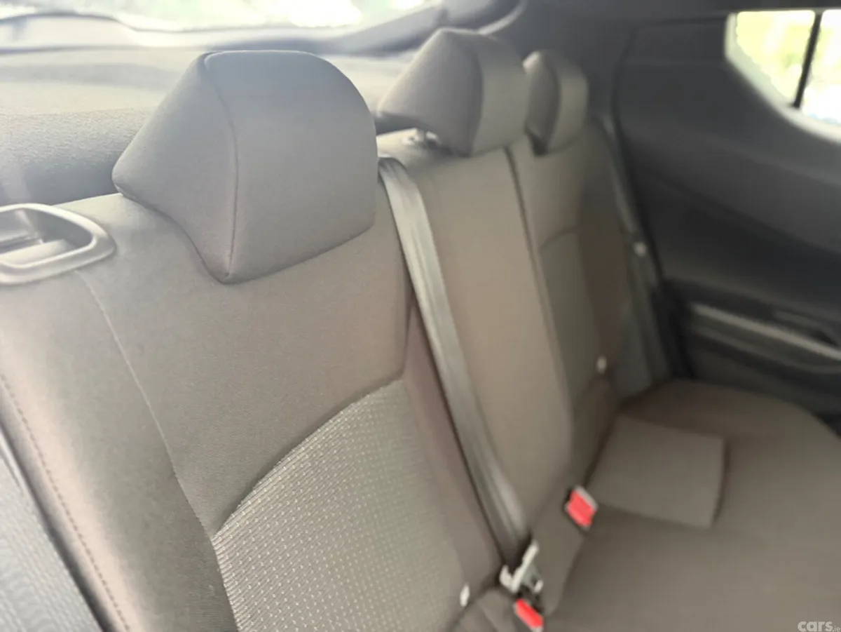 Toyota C-HR SUV, Petrol Hybrid, 2019, Silver