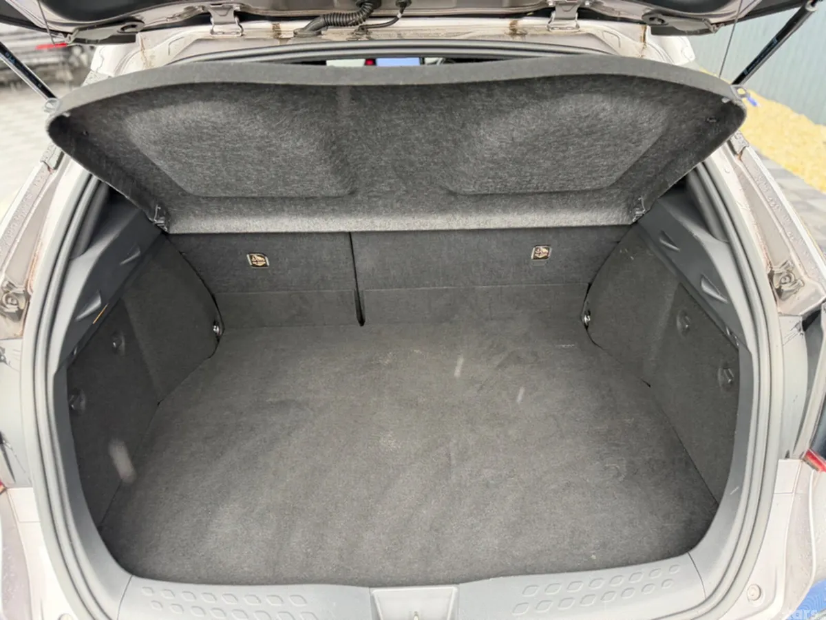 Toyota C-HR SUV, Petrol Hybrid, 2019, Silver