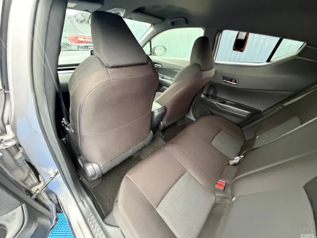 Toyota C-HR SUV, Petrol Hybrid, 2019, Silver