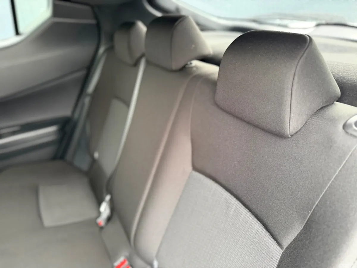 Toyota C-HR SUV, Petrol Hybrid, 2019, Silver