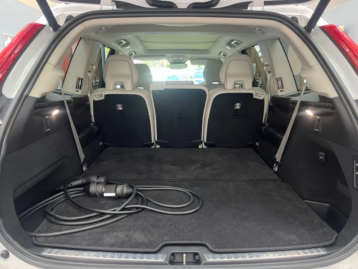 Volvo XC90 SUV, Petrol Plug-in Hybrid, 2023, White