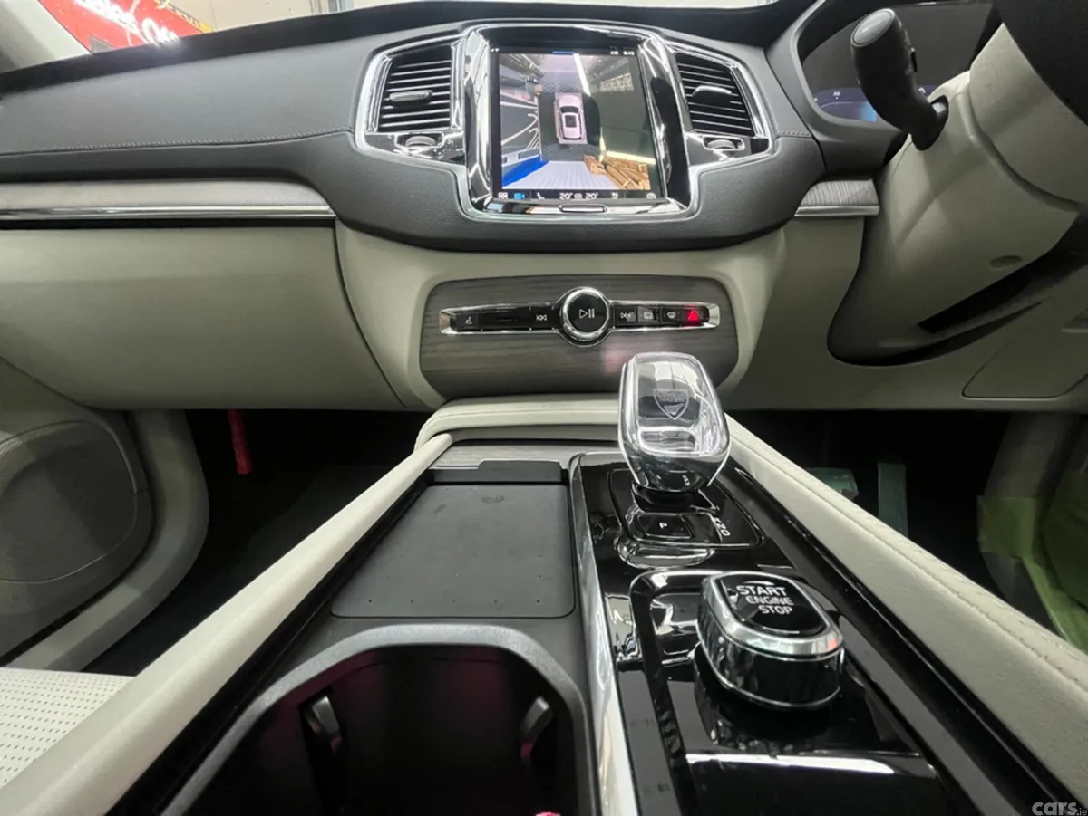 Volvo XC90 SUV, Petrol Plug-in Hybrid, 2023, White