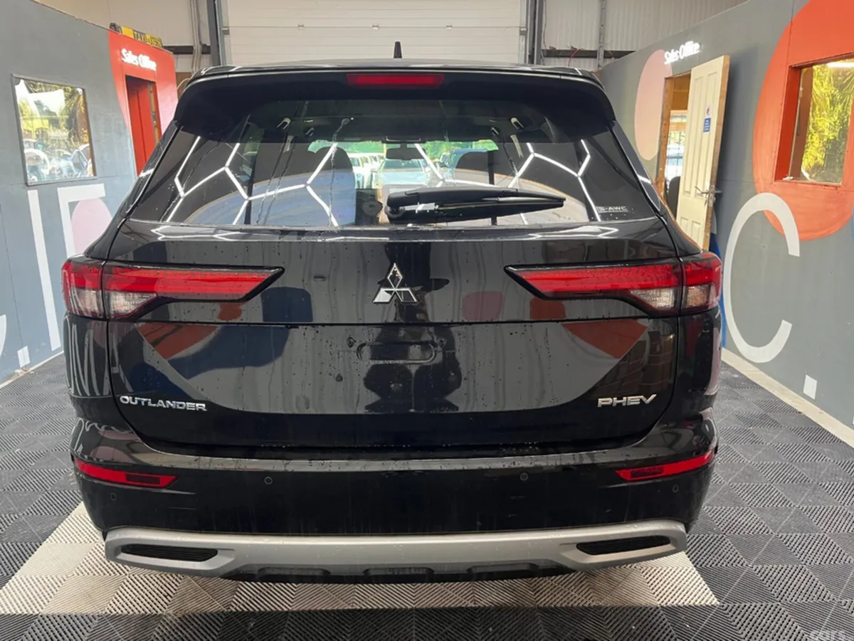 Mitsubishi Outlander SUV, Petrol Plug-in Hybrid, 2024, Black