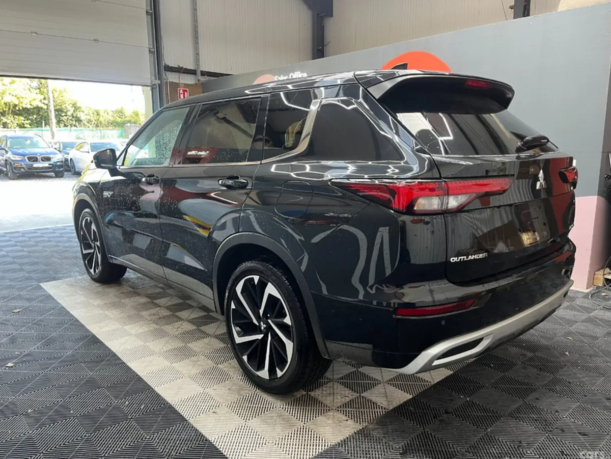 Mitsubishi Outlander SUV, Petrol Plug-in Hybrid, 2024, Black