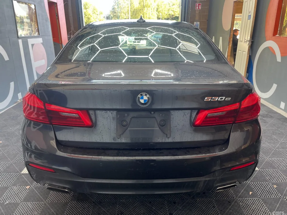 BMW 5-Series Saloon, Petrol, 2019, Black