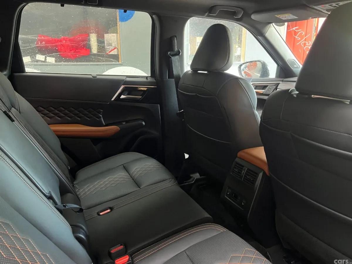 Mitsubishi Outlander SUV, Petrol Plug-in Hybrid, 2024, Black