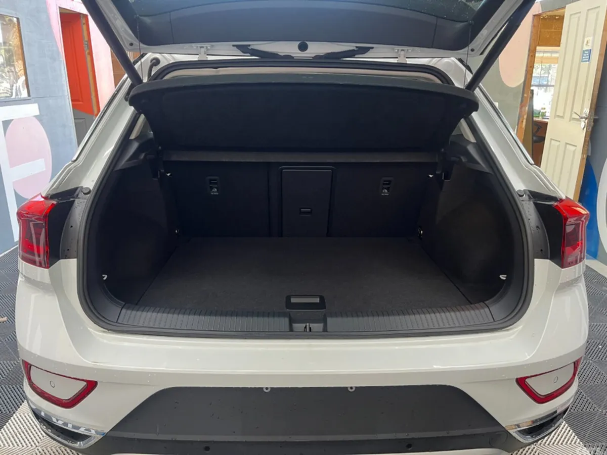 Volkswagen T-Roc SUV, Diesel, 2023, White