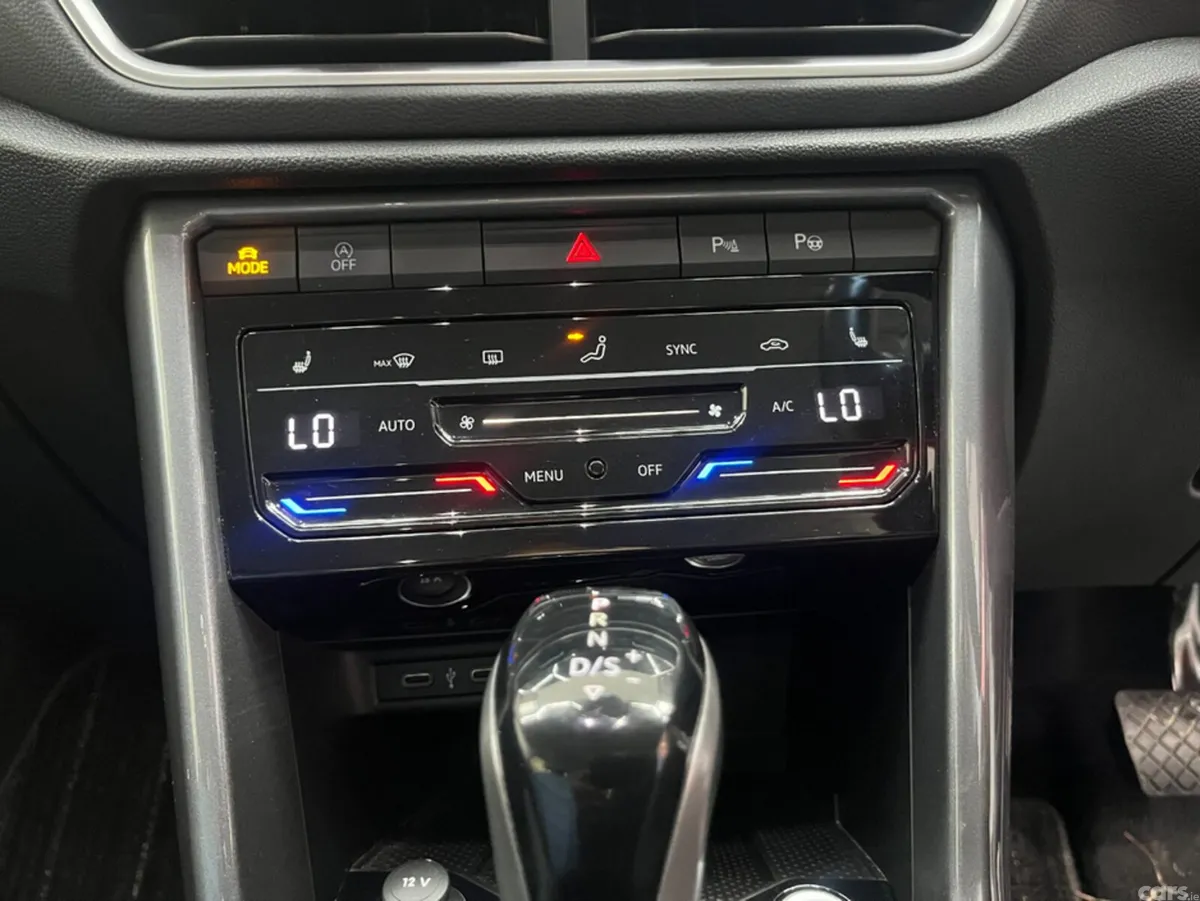 Volkswagen T-Roc SUV, Diesel, 2023, White