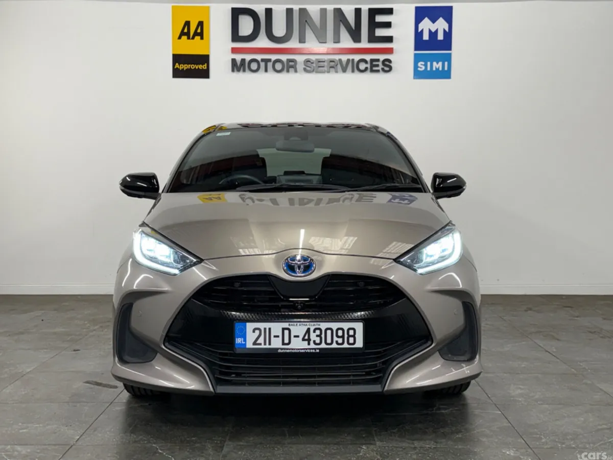 Toyota Yaris Hatchback, Petrol Hybrid, 2021, Grey