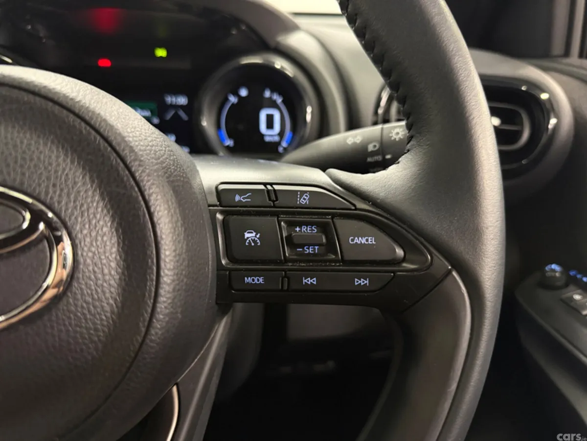 Toyota Yaris Hatchback, Petrol Hybrid, 2021, Grey