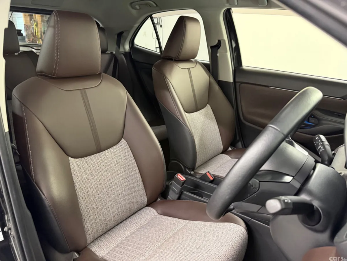 Toyota Yaris Cross SUV, Petrol Hybrid, 2022, Black